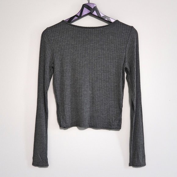 Me to We Long Sleeve Criss Cross V Neck Crop Top - Picture 4 of 6